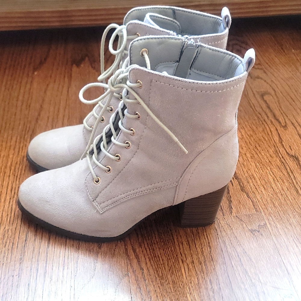 Grey boots